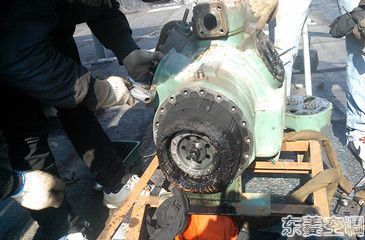 開(kāi)利空調(diào)30HR/30HK活塞壓縮機(jī)維修